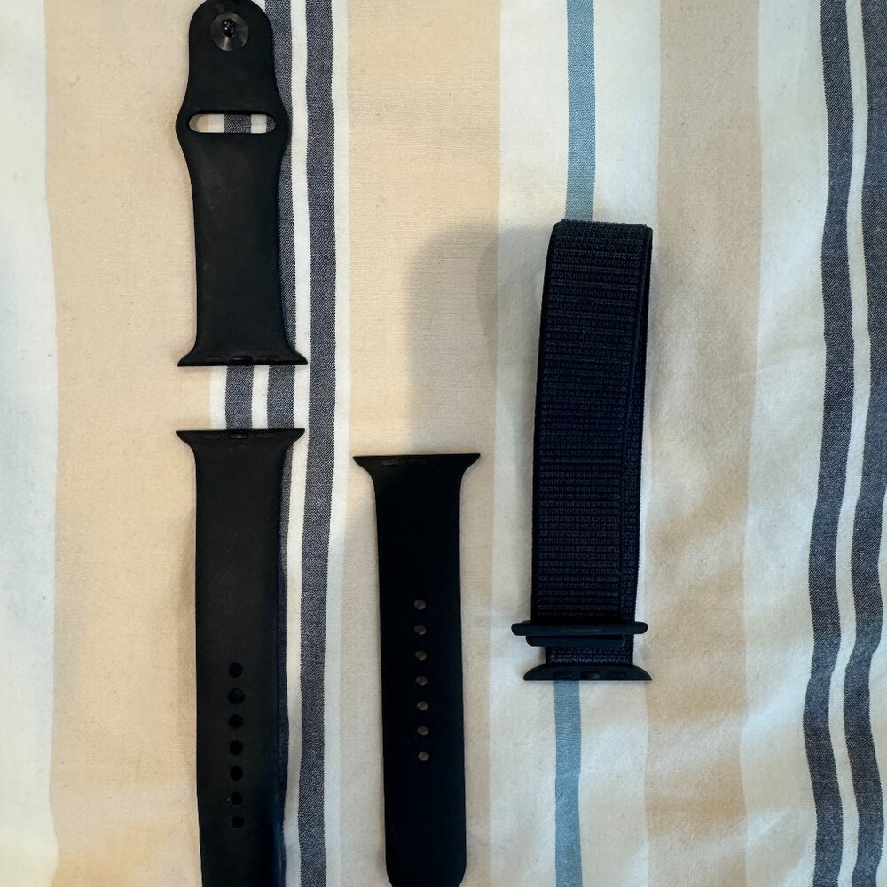 Apple Watch Band Lot of 2 Sport Band and Sport Loop in Black